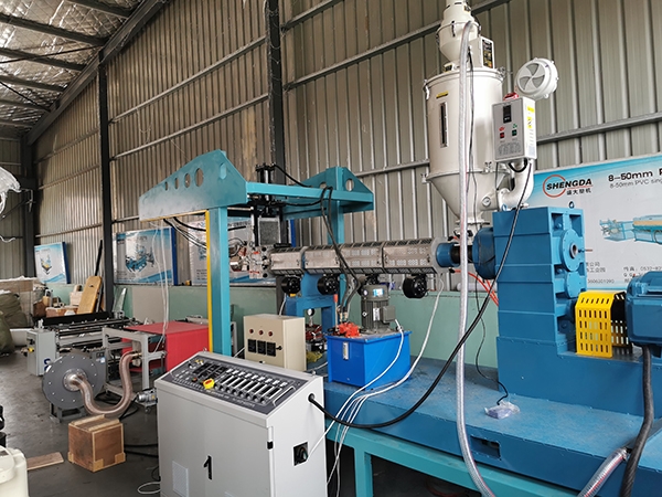 熔喷布生产设备应该如何选择？